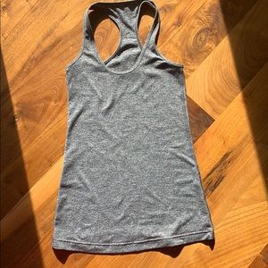 Lululemon cool racerback size 2